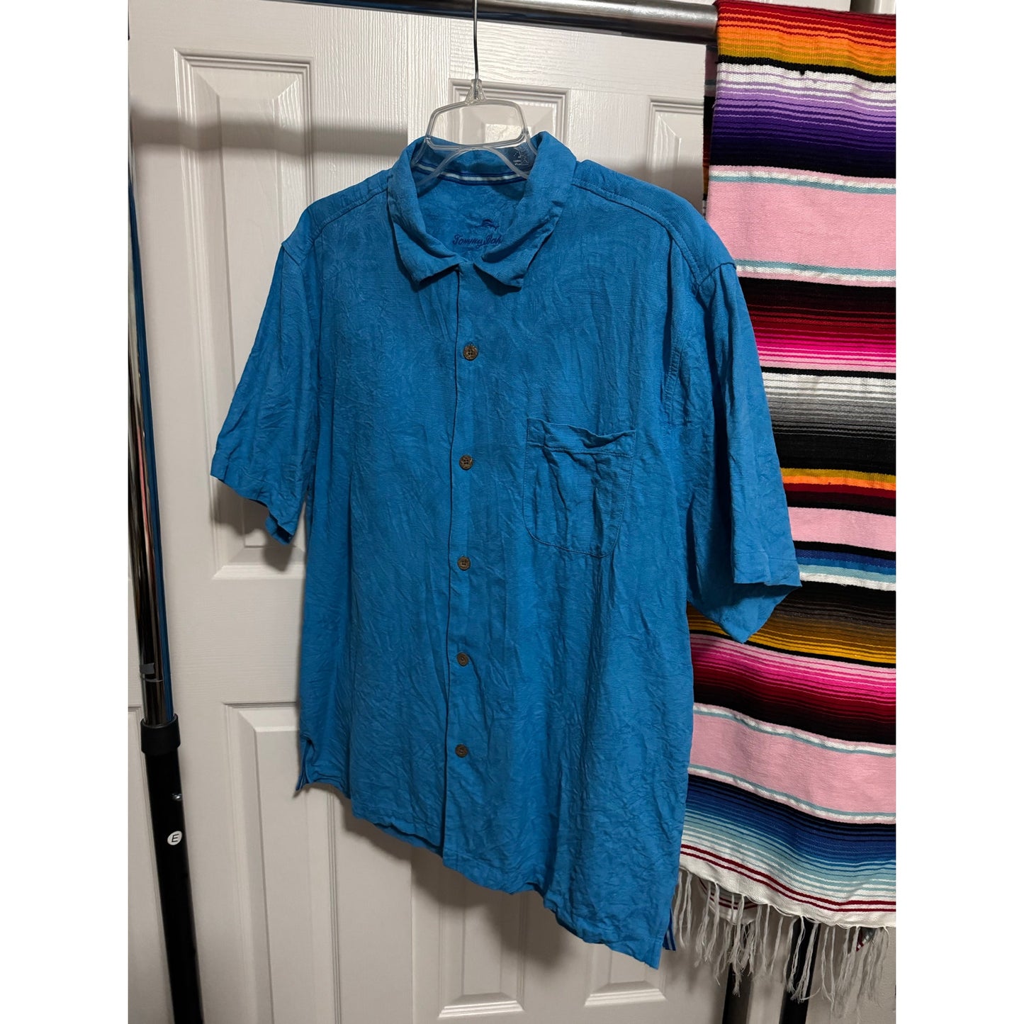 Tommy Bahama 100% Silk Short Sleeve Button Up