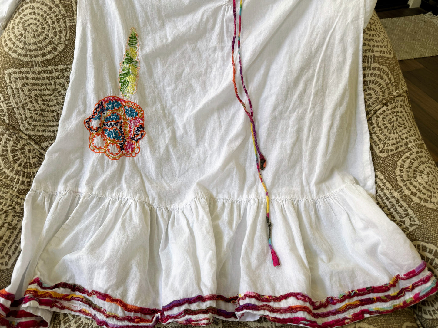 Embroidered bright white dress - Preowned 
Size L
Vani brand Spanish resort wear