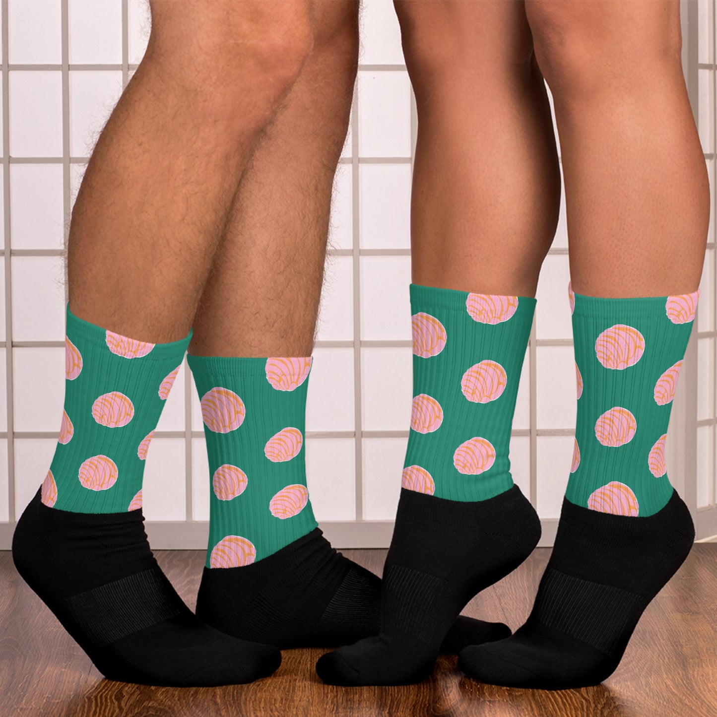 Concha Socks Green and Pink